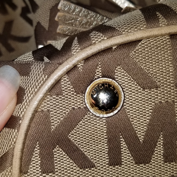 Mk Large Gathered Signature Tote - Picture 8 of 9